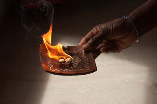top-6-benefits-of-burning-camphor-in-home-vastu